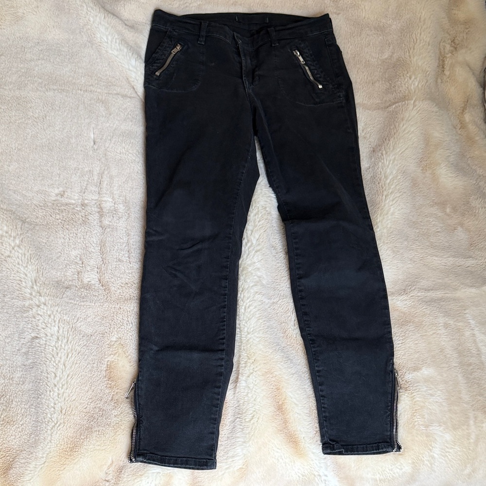 J Brand Black Skinny Jeans with Zipper Pockets and Ankle Zips!